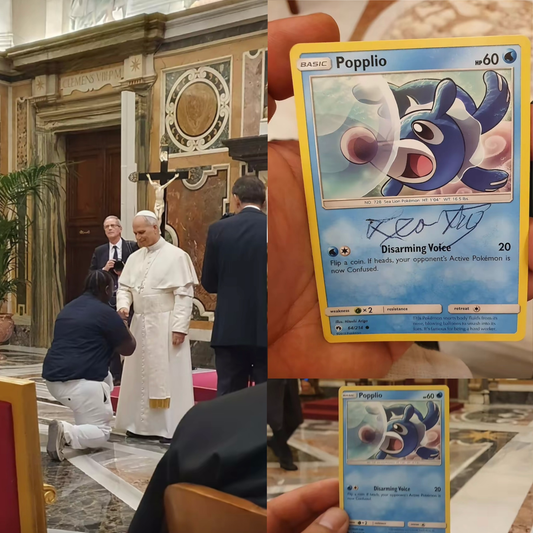 Papa Leone XIV firma una Carta Pokémon di Popplio