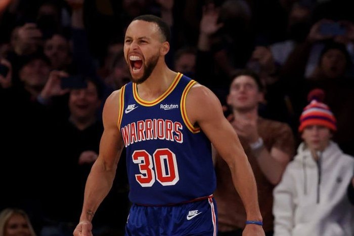Stephen Curry Record - Supera Ray Allen per numero di triple segnate