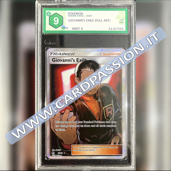 67/68 Giovanni's Exile (Full Art) | Hidden Fates - Graad 9 - Card Passion