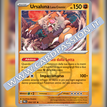054/131 Ursaluna Luna Cremisi Poke Ball Reverse | Evoluzioni Prismatiche